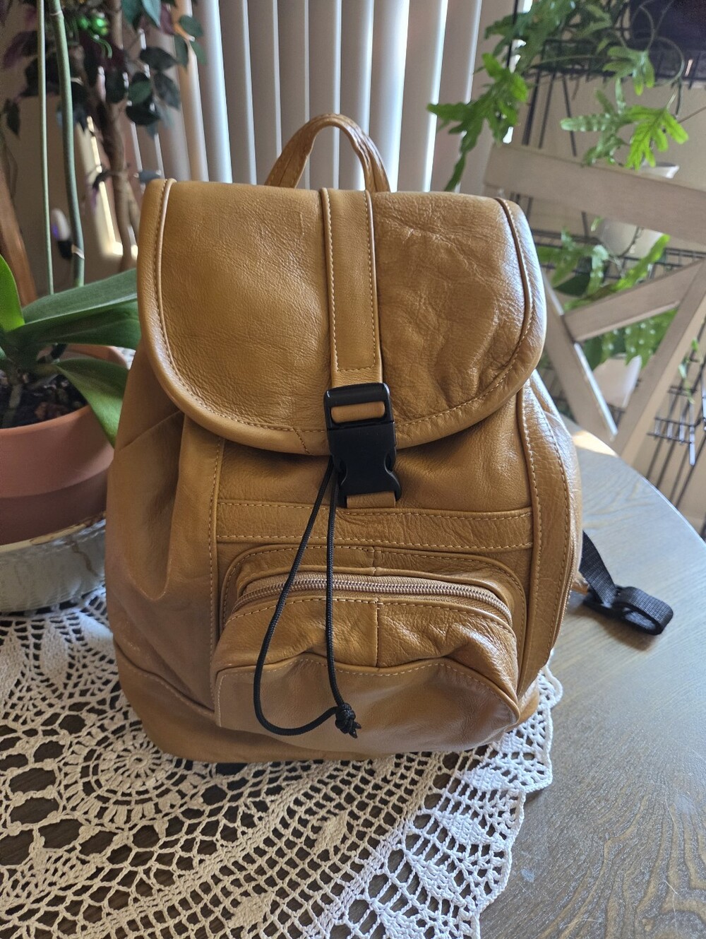 Camel/Tan "NWOT" Backback 🤎🖤